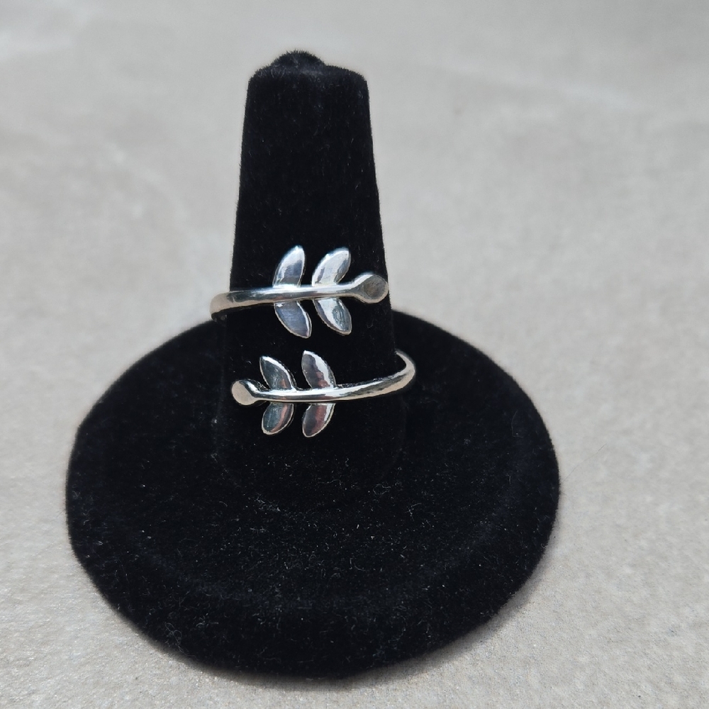 Sterling Silver Adjustable Leaf Ring